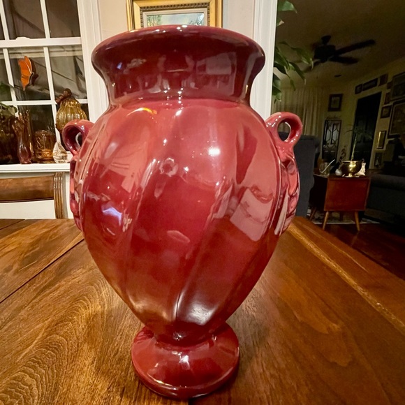 Vintage Haeger Pottery Urn Style Vase. Cranberry Glaze - Picture 2 of 14